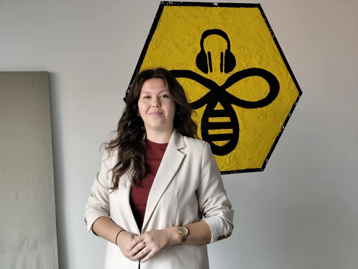 Ena Čaušević, urednica u RadiYo Active Zenica