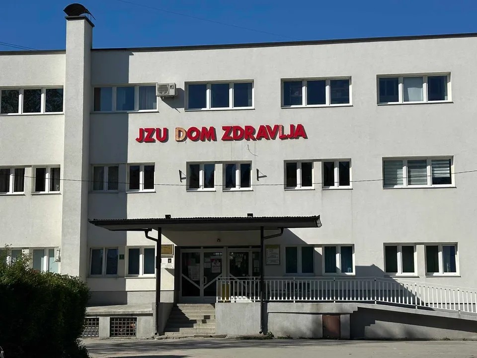 Dom zdravlja Banovići, preuzeto od pinmedia.ba