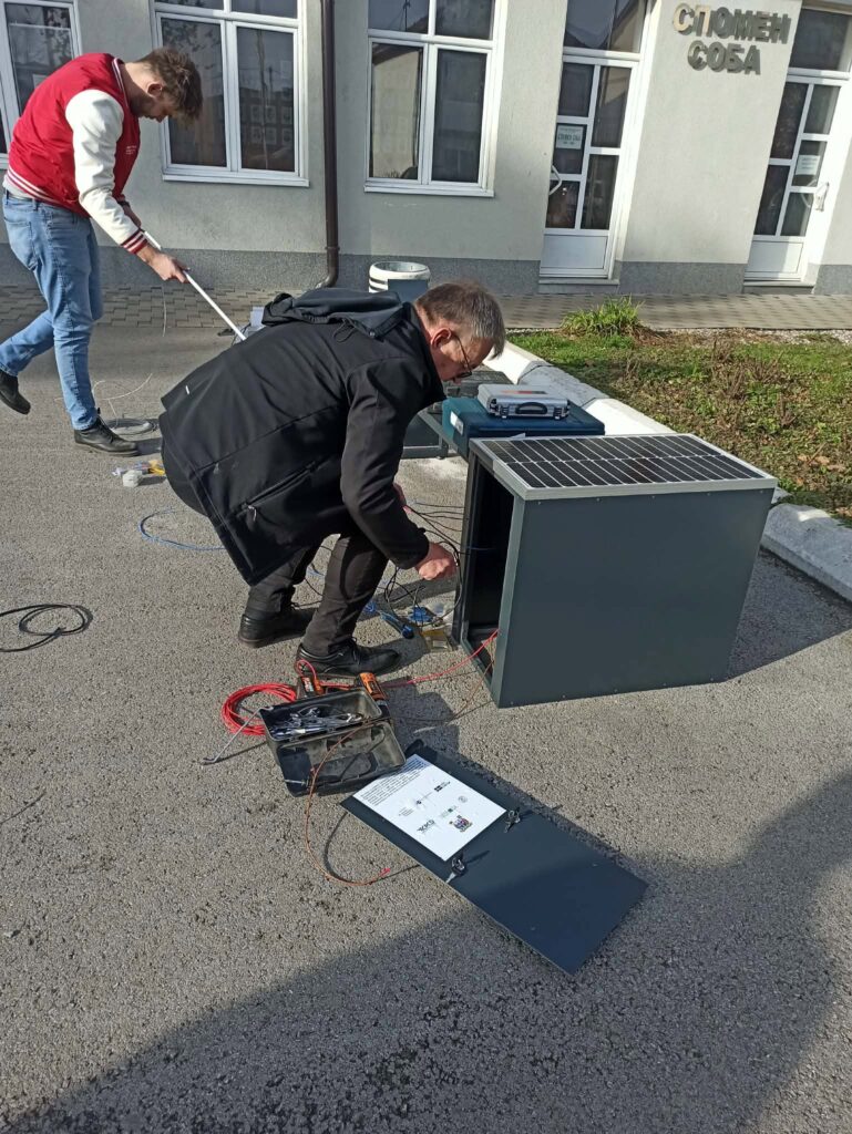 Solarna klupa u Bratuncu kao jedan od  mogućih odgovora na klimatske promjene